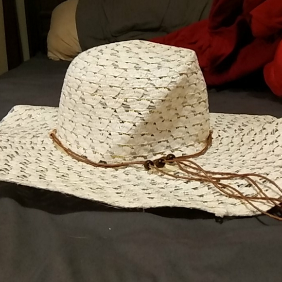 Sun hat - Picture 2 of 3